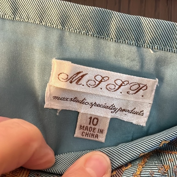 M.L.L.P  beautiful aqua,navy, gold silk appearance skirt. Size 10 - Picture 2 of 8